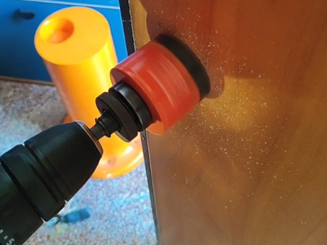 foratura-pannello-porta-blindata-per-defender