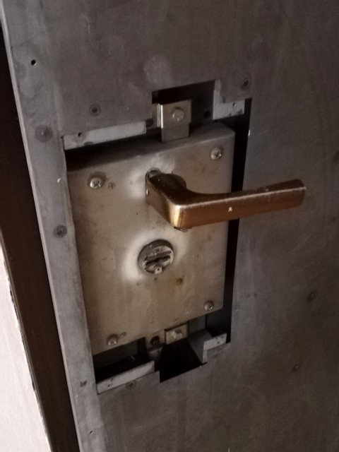 montaggio-serratura-doppia-mappa-porta-blindata