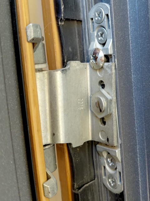 ferramenta-roto-frank-per-porte-e-finestre