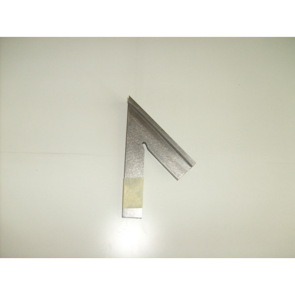 SQUADRA 45°C\CAPPELLO 100X80MM